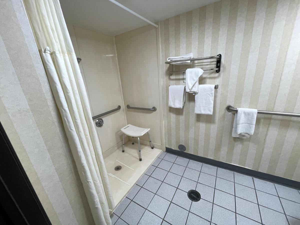 Quality Inn & Suites North Gibsonia Exteriör bild