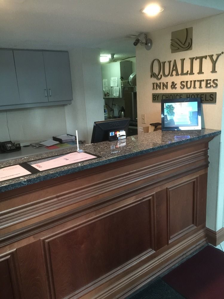 Quality Inn & Suites North Gibsonia Exteriör bild